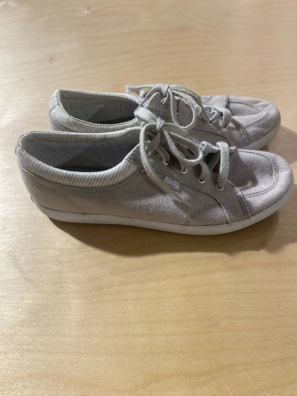 Keds Women’s Sneakers in Light Gray 7.5 (QX)